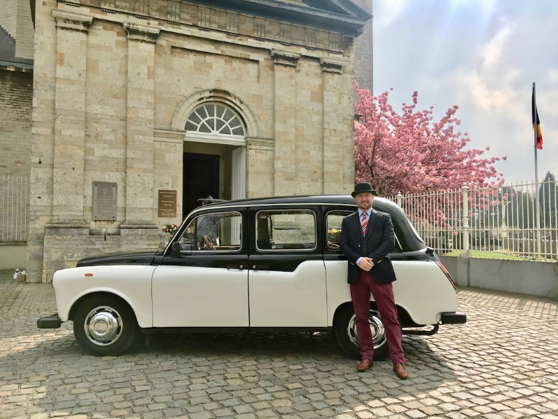 A LONDON TAXI RENTING